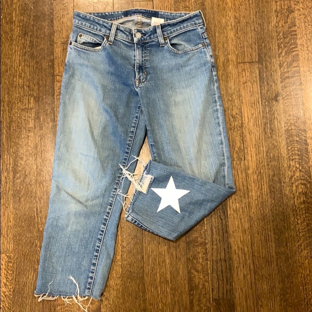 Adorable crop Jean with Star detail